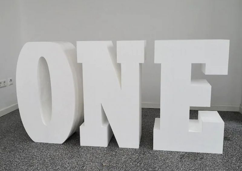 A stylish and elegant "ONE" table rental, perfect for first birthday celebrations in Long Island.