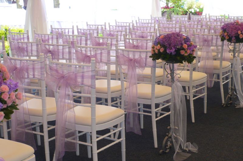 rent White Chiavari chair for party wedding suffolk county